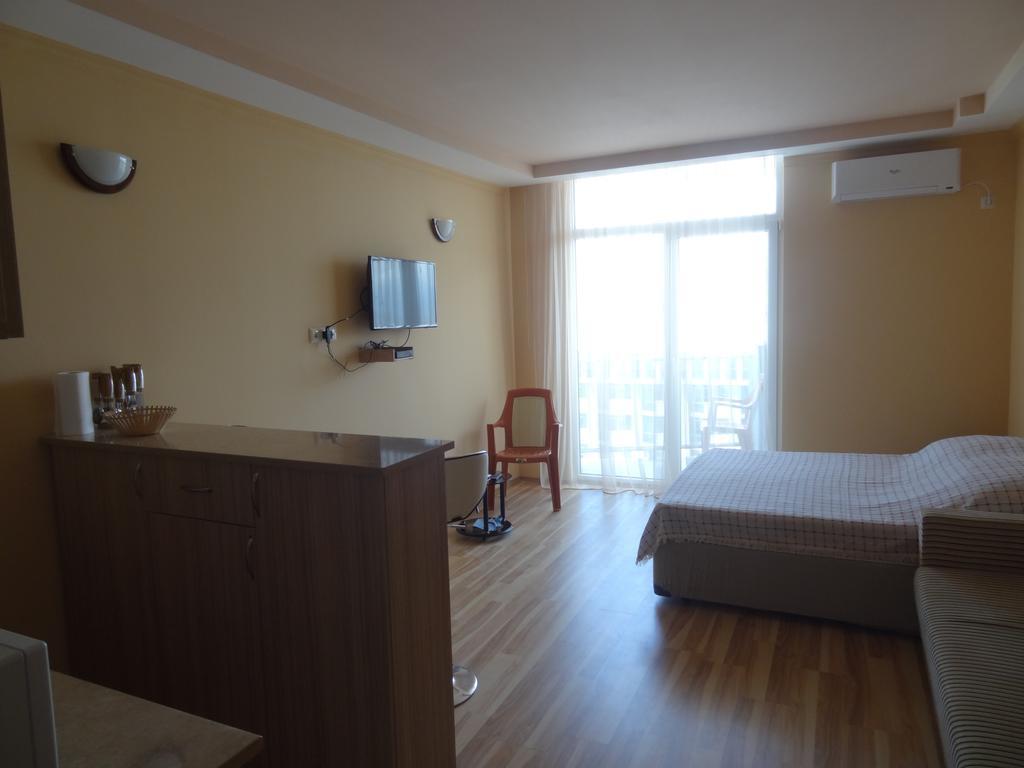 Apartment On Khimshiashvili Батуми Екстериор снимка