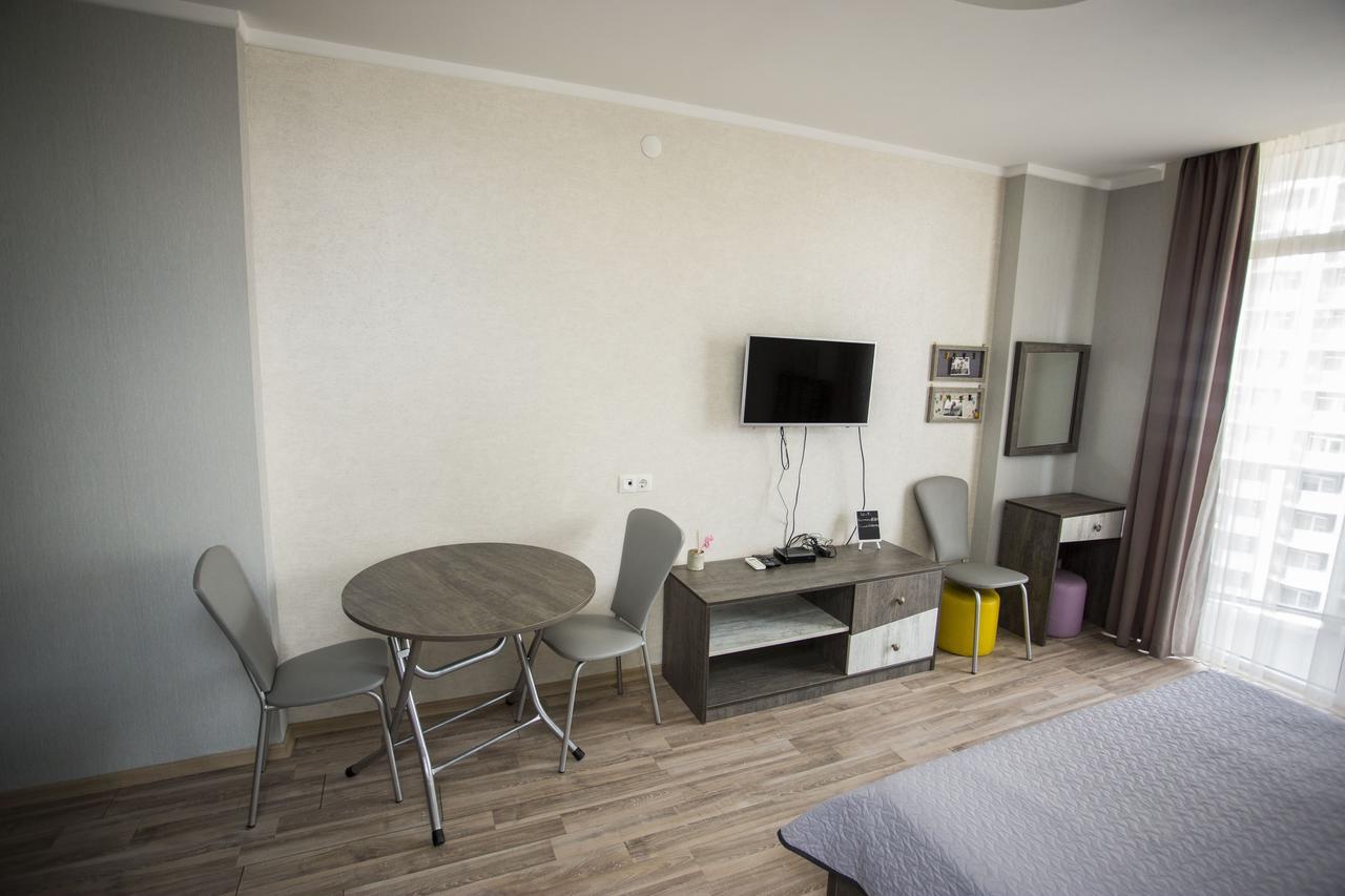 Apartment On Khimshiashvili Батуми Екстериор снимка